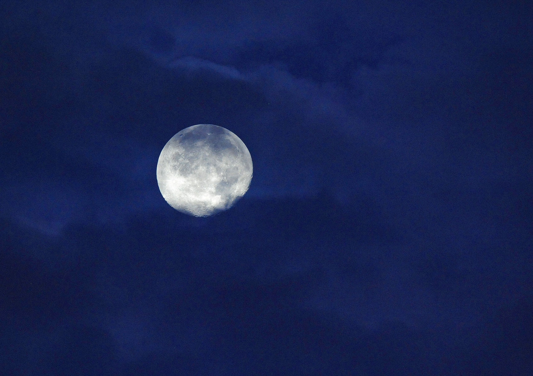 080915-nws-outtakes-moon.jpg